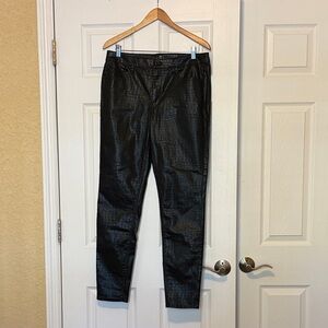 White House Black Market Black Croc Embossed Coated Skinny Pants Sz 12L mid-rise